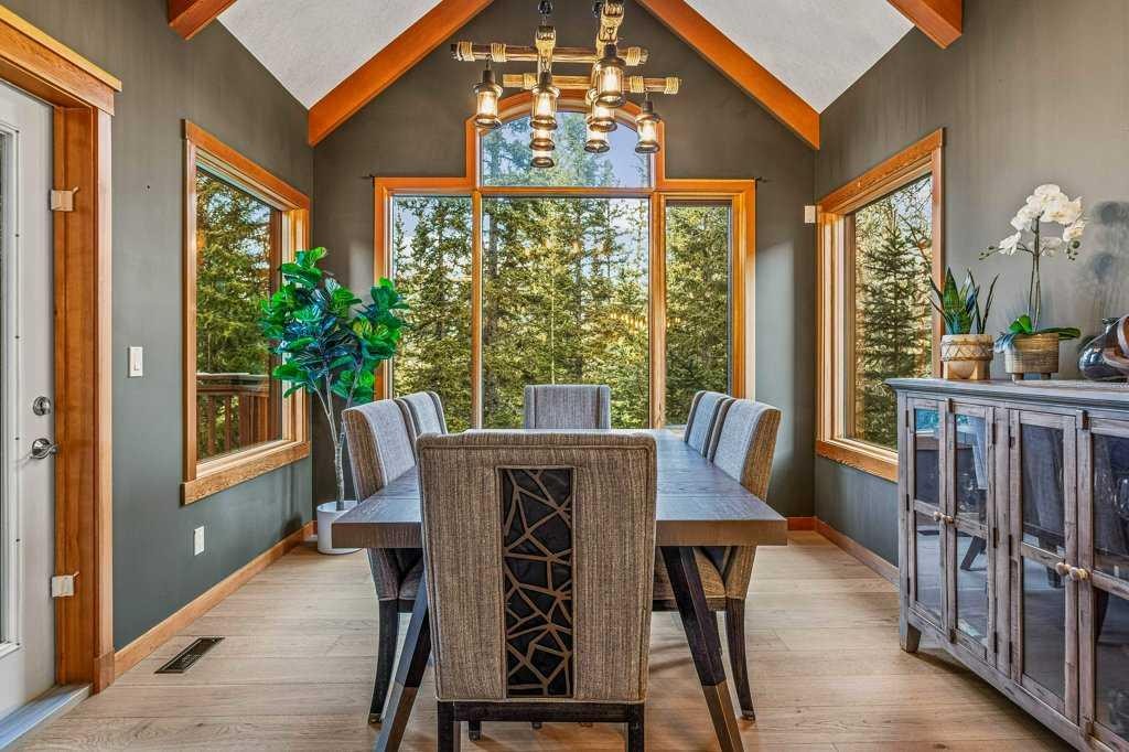 215 Miskow Close, Canmore, AB - Indoor Photo Showing Dining Room