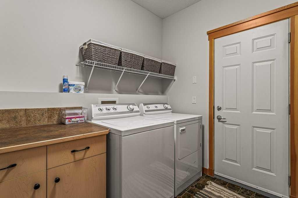 215 Miskow Close, Canmore, AB - Indoor Photo Showing Laundry Room