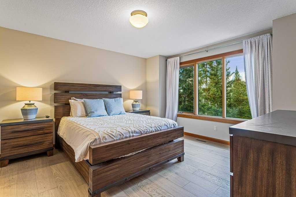 215 Miskow Close, Canmore, AB - Indoor Photo Showing Bedroom