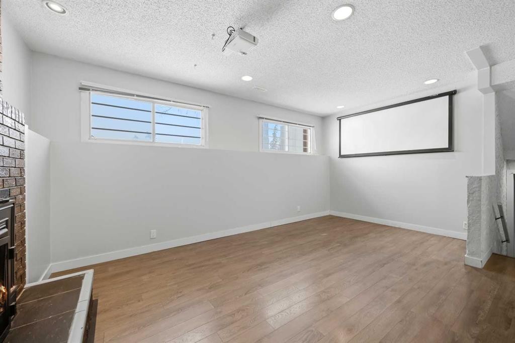 6011 Temple Drive Ne, Calgary, AB - Indoor Photo Showing Other Room