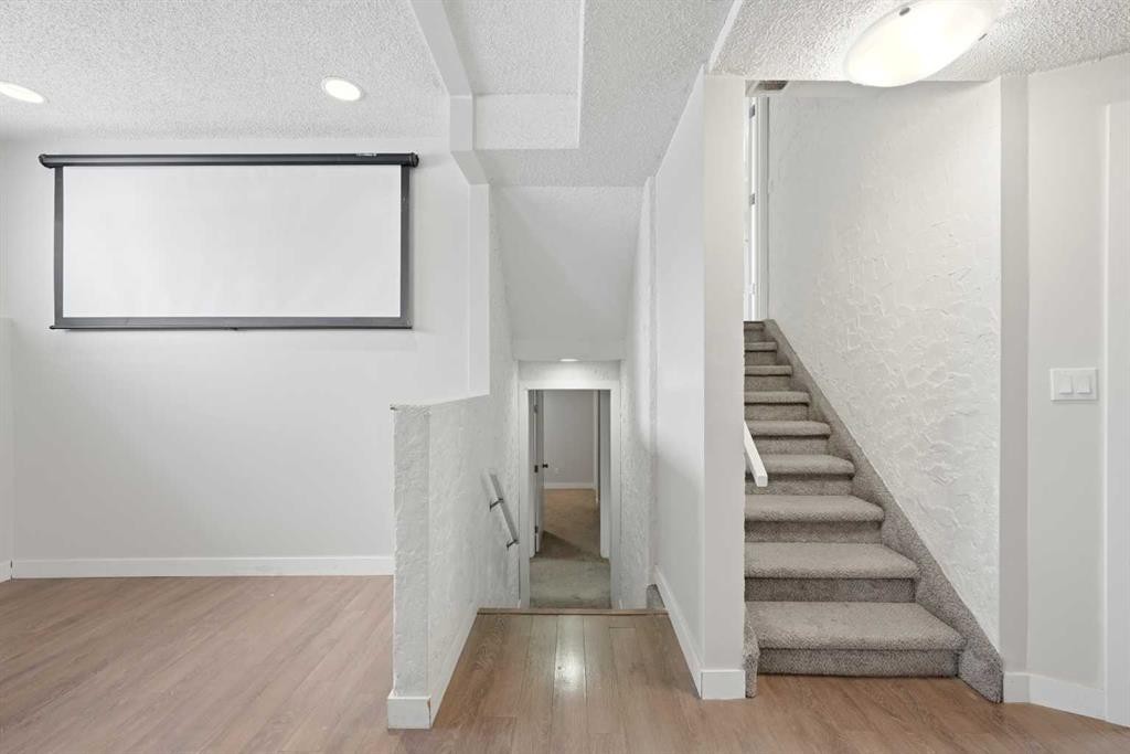 6011 Temple Drive Ne, Calgary, AB - Indoor Photo Showing Other Room