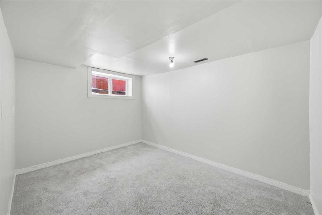6011 Temple Drive Ne, Calgary, AB - Indoor Photo Showing Other Room
