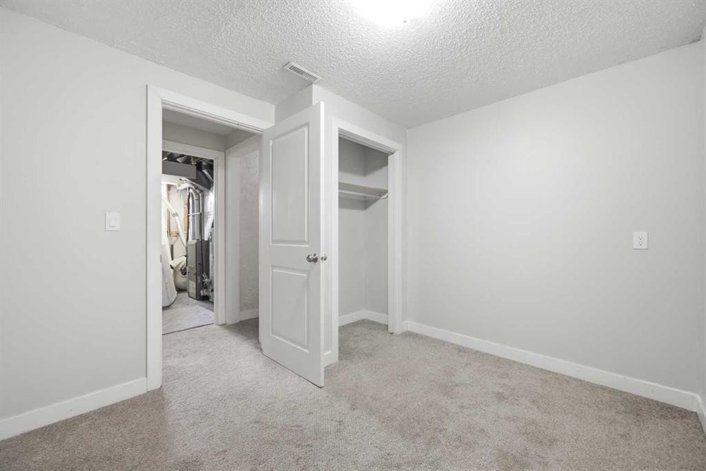6011 Temple Drive Ne, Calgary, AB - Indoor Photo Showing Other Room