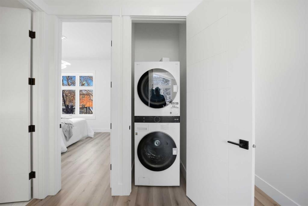 8520 33 Avenue Nw, Calgary, AB - Indoor Photo Showing Laundry Room