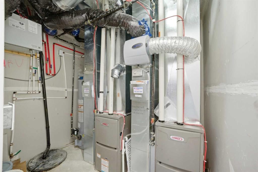 8520 33 Avenue Nw, Calgary, AB - Indoor Photo Showing Basement