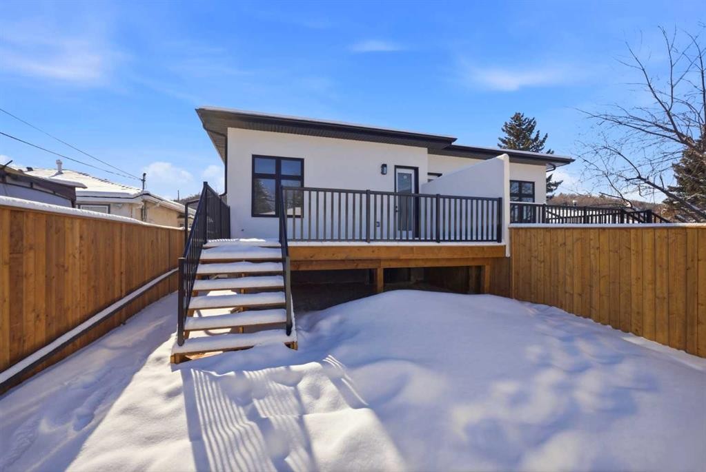 8520 33 Avenue Nw, Calgary, AB - Outdoor With Deck Patio Veranda