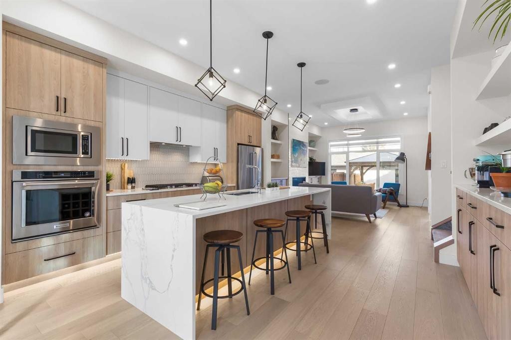 2520 Cochrane Road Nw, Calgary, AB - Indoor Photo Showing Kitchen With Stainless Steel Kitchen With Upgraded Kitchen