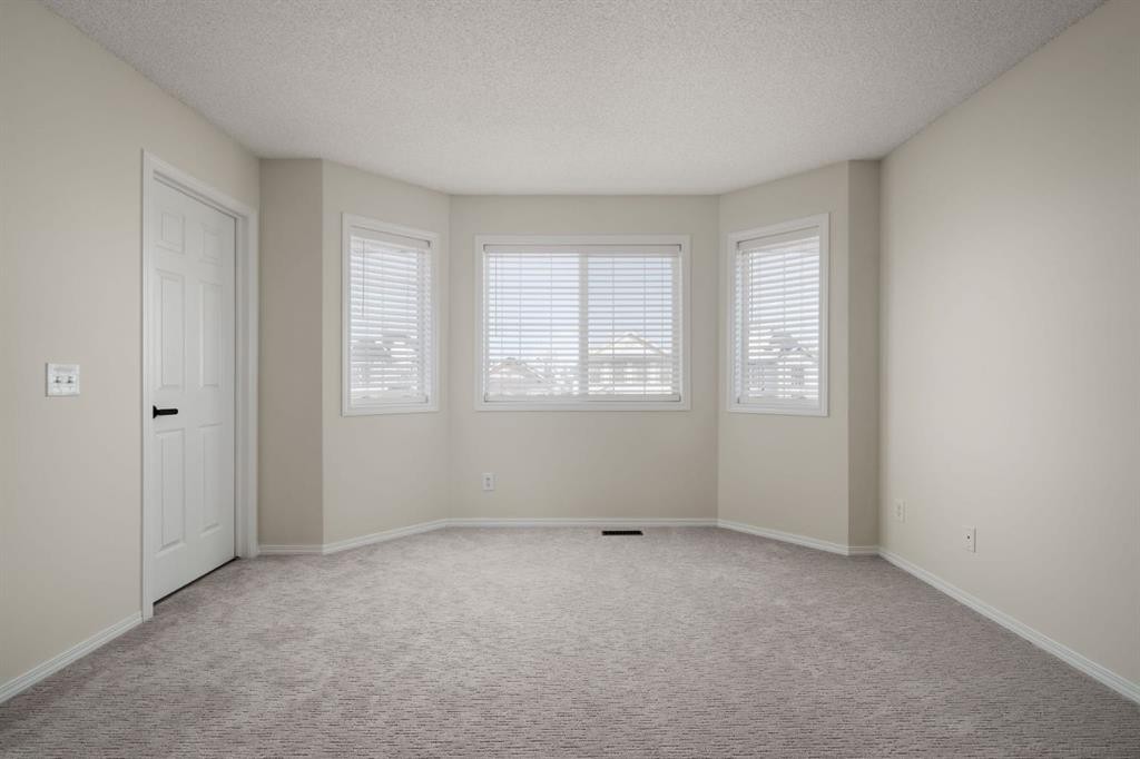 641 Evermeadow Road Sw, Calgary, AB - Indoor Photo Showing Other Room