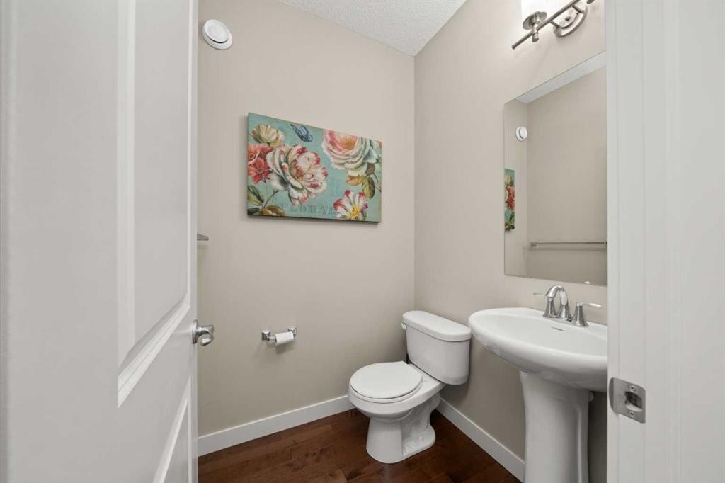 49 Evansview Manor Nw, Calgary, AB - Indoor Photo Showing Bathroom