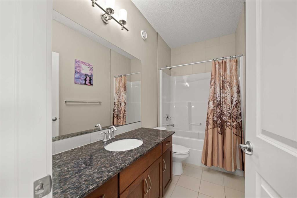 49 Evansview Manor Nw, Calgary, AB - Indoor Photo Showing Bathroom