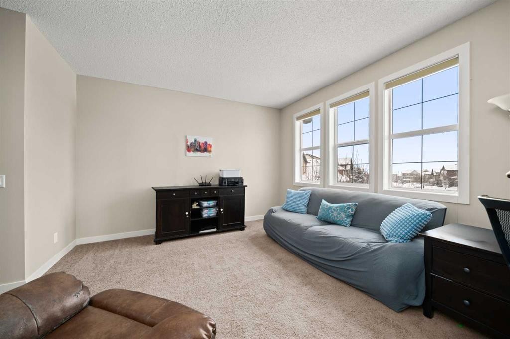 49 Evansview Manor Nw, Calgary, AB - Indoor Photo Showing Living Room
