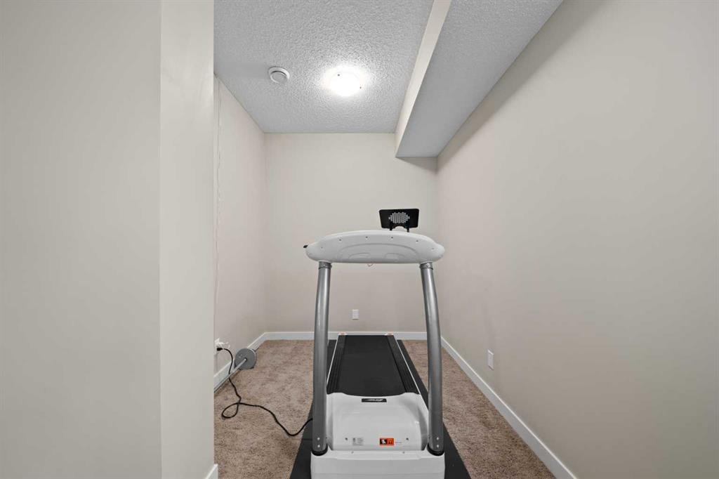 49 Evansview Manor Nw, Calgary, AB - Indoor Photo Showing Other Room