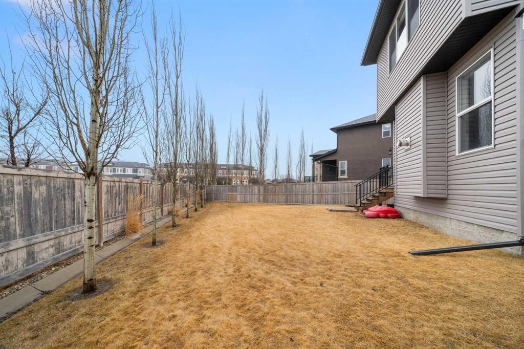 49 Evansview Manor Nw, Calgary, AB - Outdoor
