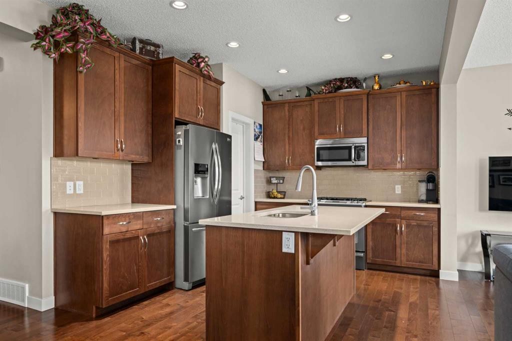 49 Evansview Manor Nw, Calgary, AB - Indoor Photo Showing Kitchen
