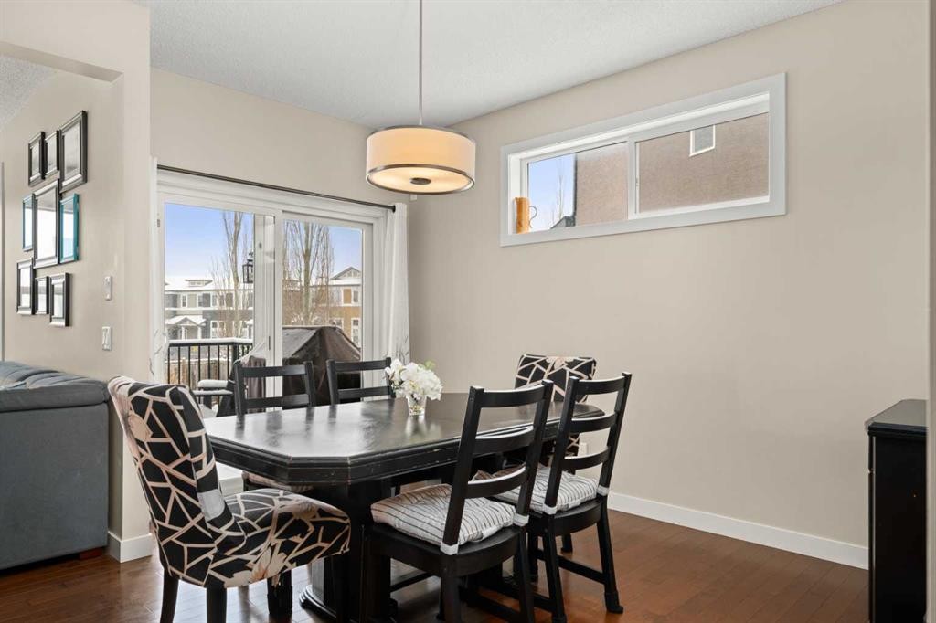 49 Evansview Manor Nw, Calgary, AB - Indoor Photo Showing Dining Room