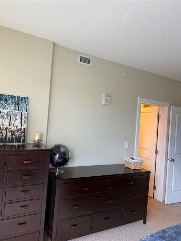 701-16 Varsity Estates Circle Nw, Calgary, AB - Indoor Photo Showing Bedroom