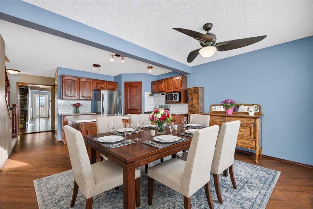 52 Riverwood Circle Se, Calgary, AB - Indoor Photo Showing Dining Room