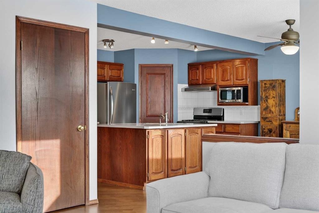 52 Riverwood Circle Se, Calgary, AB - Indoor