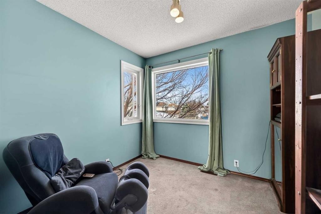 52 Riverwood Circle Se, Calgary, AB - Indoor Photo Showing Other Room