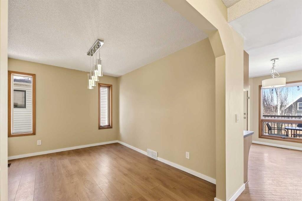 84 Rivergreen Crescent Se, Calgary, AB - Indoor Photo Showing Other Room