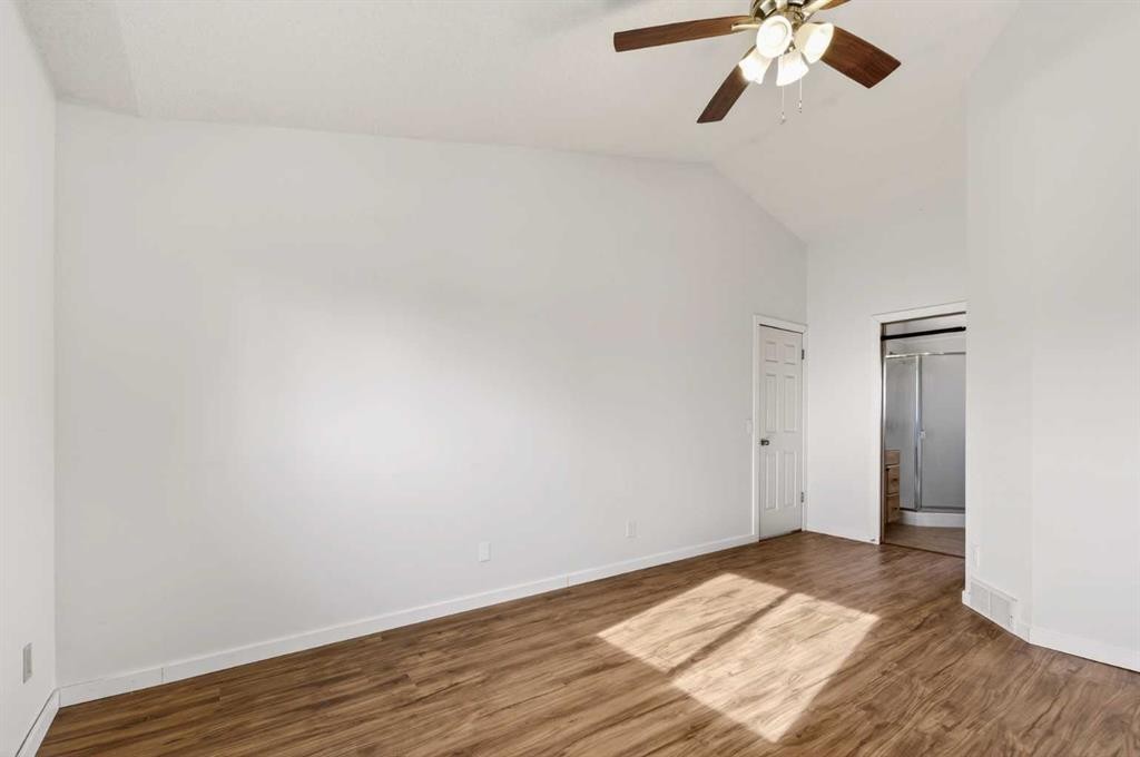 84 Rivergreen Crescent Se, Calgary, AB - Indoor Photo Showing Other Room