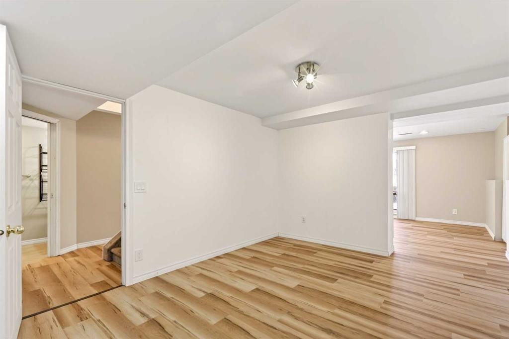84 Rivergreen Crescent Se, Calgary, AB - Indoor Photo Showing Other Room