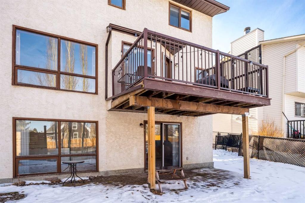 84 Rivergreen Crescent Se, Calgary, AB - Outdoor With Balcony With Exterior