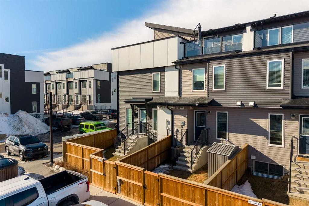 403-474 Seton Circle Se, Calgary, AB - Outdoor