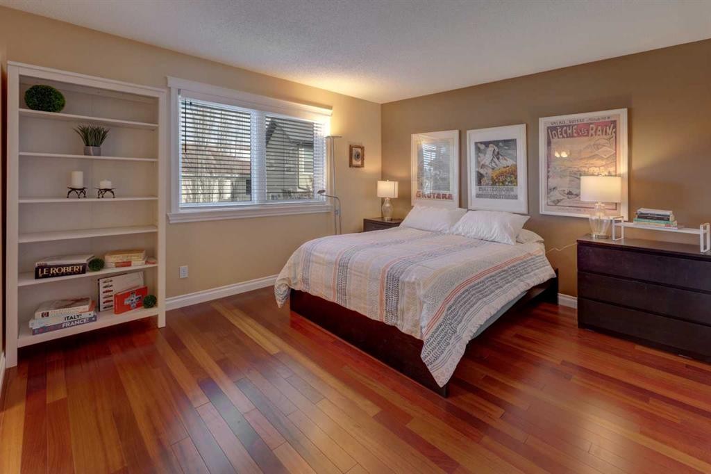 66 Scimitar Point Nw, Calgary, AB - Indoor Photo Showing Bedroom