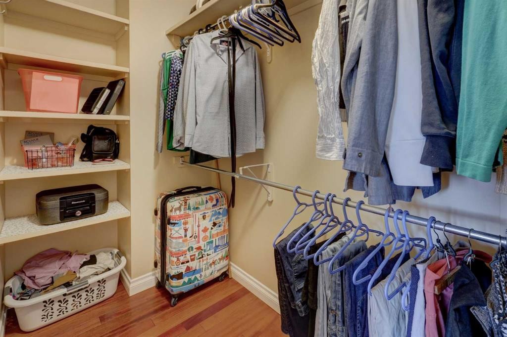 66 Scimitar Point Nw, Calgary, AB - Indoor With Storage