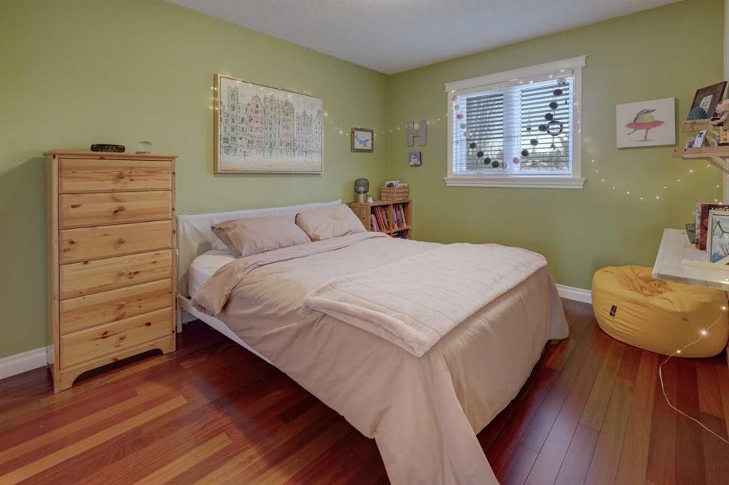 66 Scimitar Point Nw, Calgary, AB - Indoor Photo Showing Bedroom