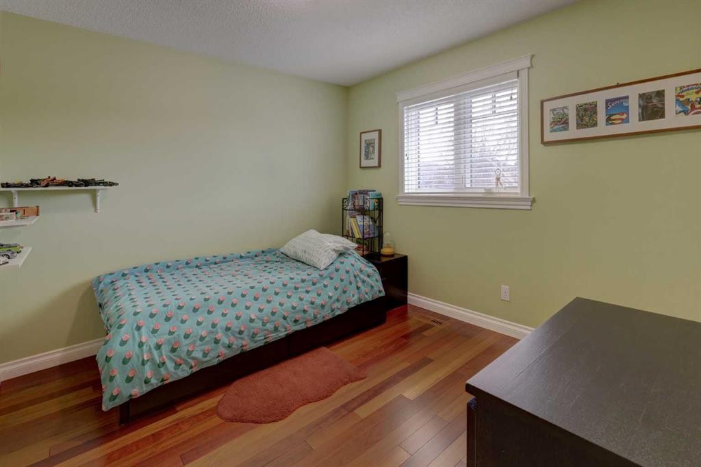 66 Scimitar Point Nw, Calgary, AB - Indoor Photo Showing Bedroom