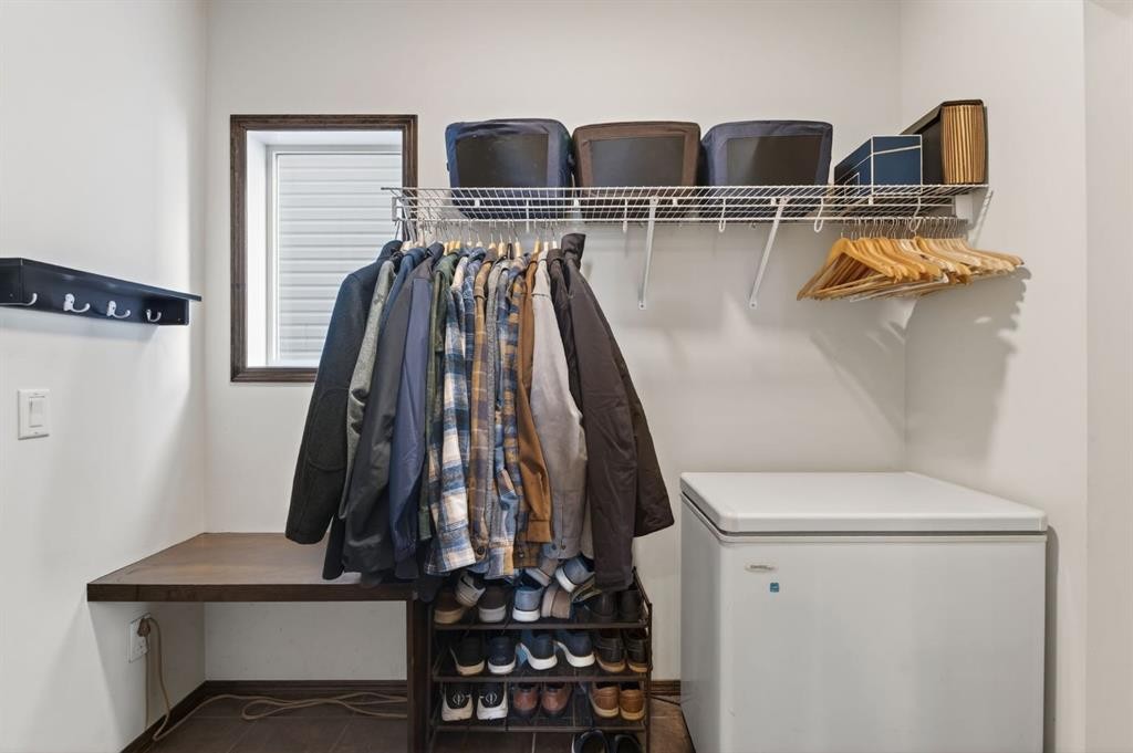 3 Pantego Avenue Nw, Calgary, AB - Indoor