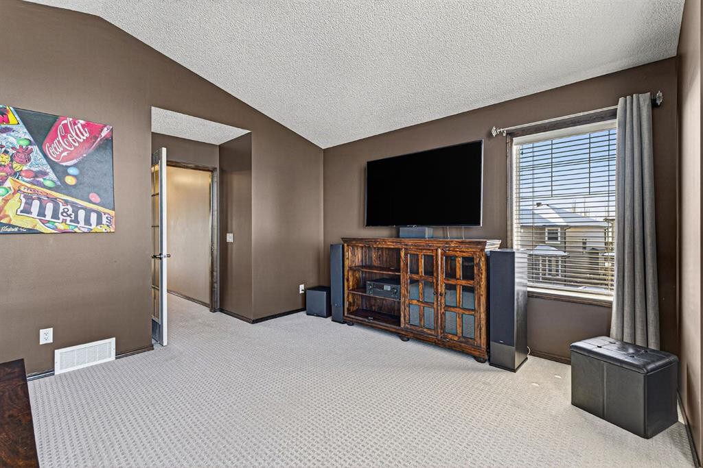 3 Pantego Avenue Nw, Calgary, AB - Indoor