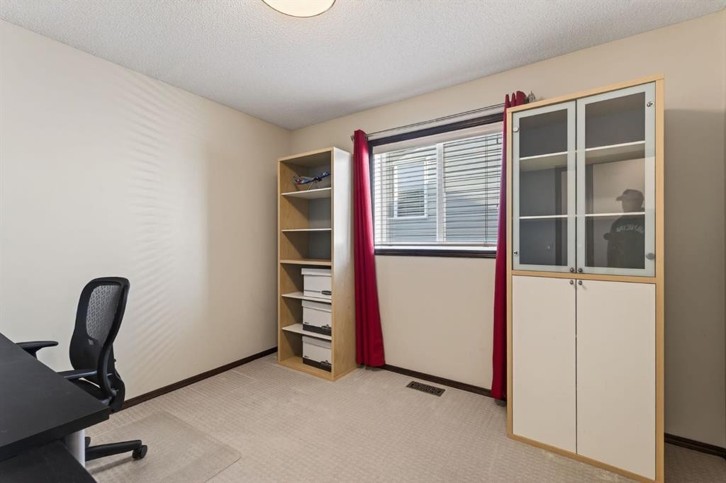 3 Pantego Avenue Nw, Calgary, AB - Indoor Photo Showing Office