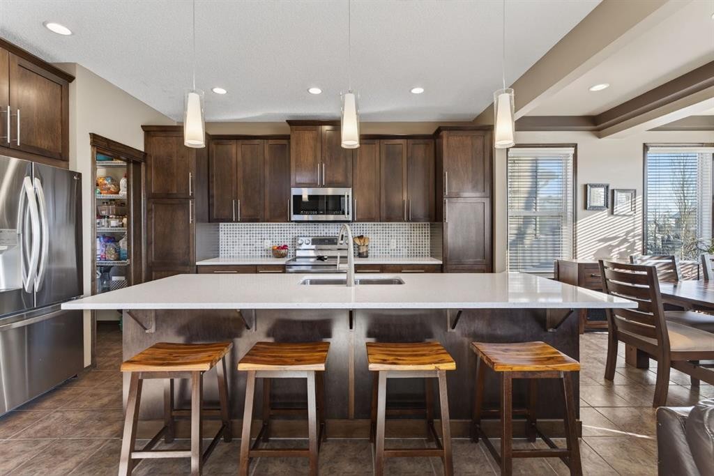 3 Pantego Avenue Nw, Calgary, AB - Indoor Photo Showing Kitchen With Stainless Steel Kitchen With Upgraded Kitchen