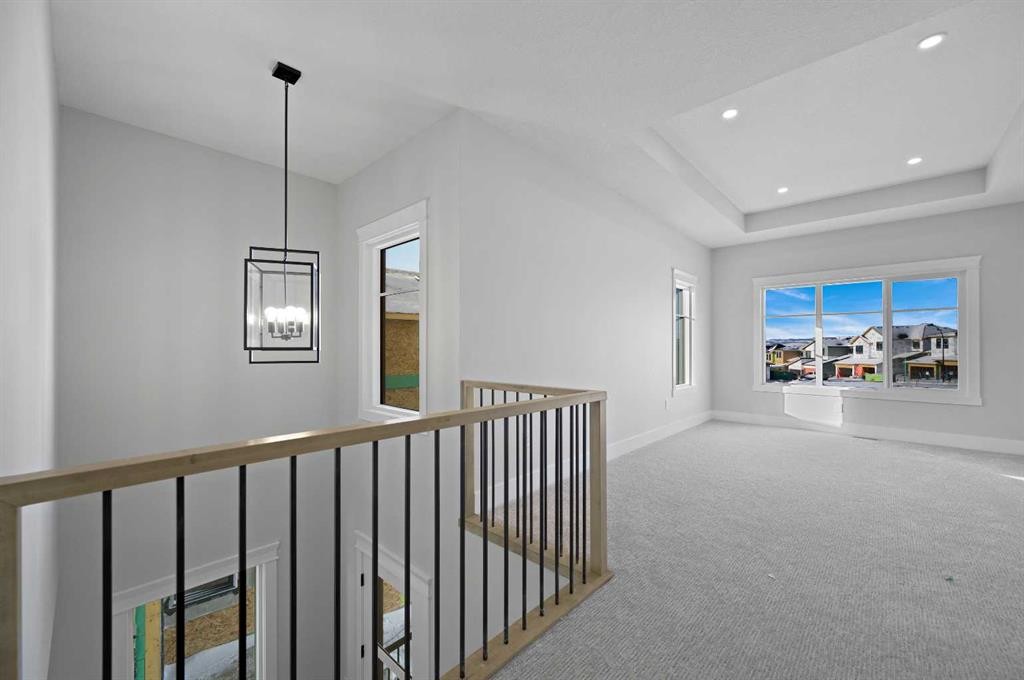 68 Heritage Ridge, Cochrane, AB - Indoor Photo Showing Other Room