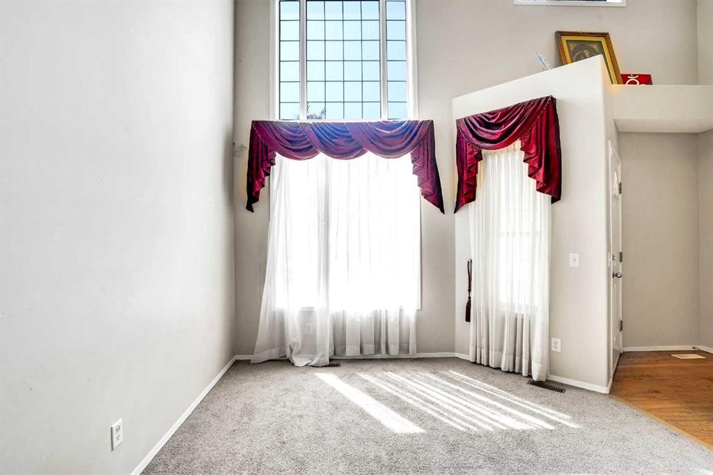 69 Coral Springs Park Ne, Calgary, AB - Indoor Photo Showing Other Room