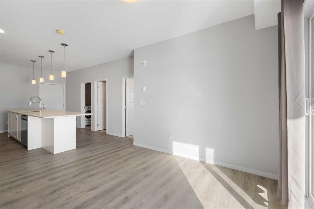 305-20 Seton Park Se, Calgary, AB - Indoor Photo Showing Kitchen