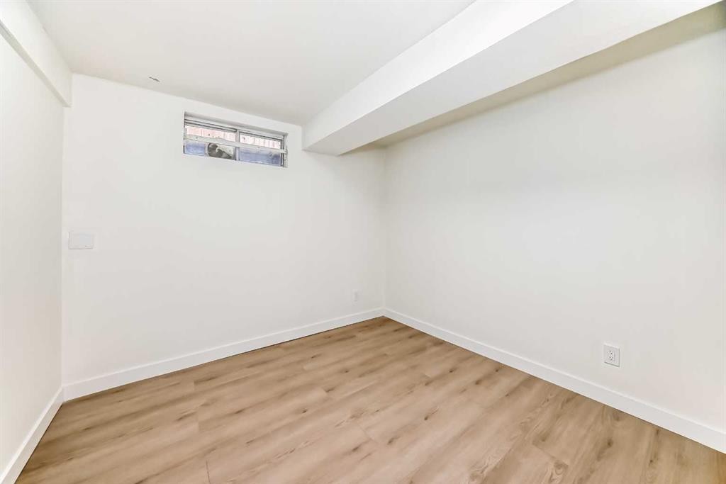 532 Rundleridge Drive Ne, Calgary, AB - Indoor Photo Showing Other Room