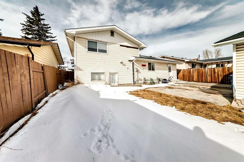 532 Rundleridge Drive Ne, Calgary, AB - Outdoor