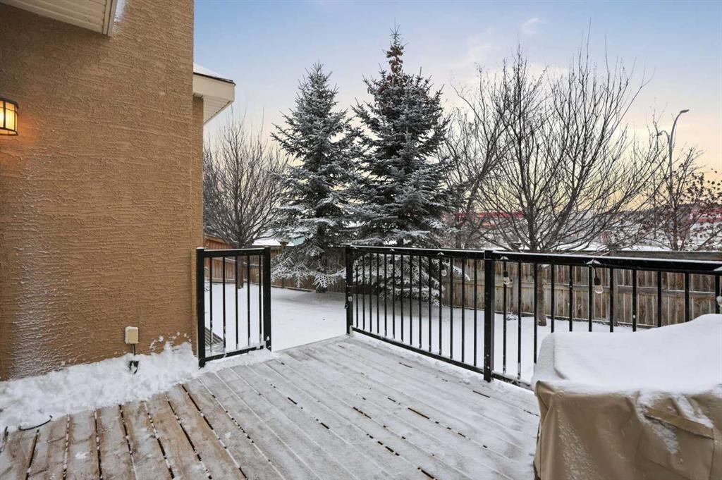 95 Cranarch Circle Se, Calgary, AB - Outdoor