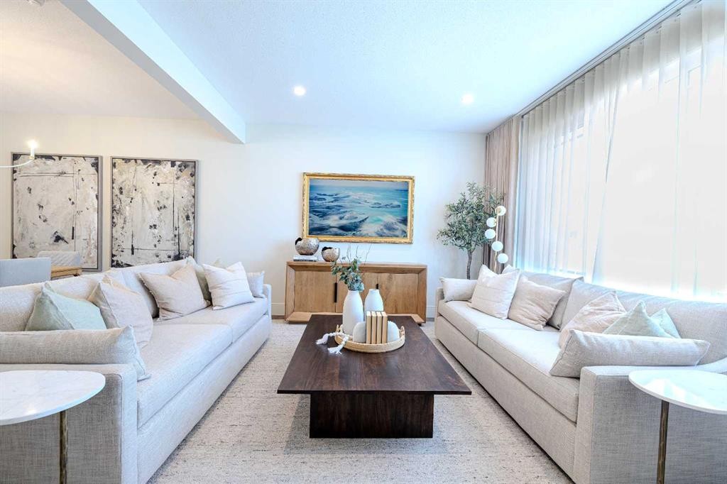 14 Tillotson Downs, Okotoks, AB - Indoor Photo Showing Living Room