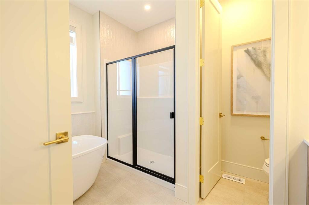 14 Tillotson Downs, Okotoks, AB - Indoor Photo Showing Bathroom