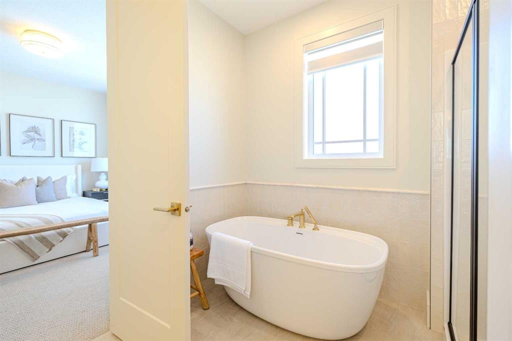 14 Tillotson Downs, Okotoks, AB - Indoor Photo Showing Bathroom