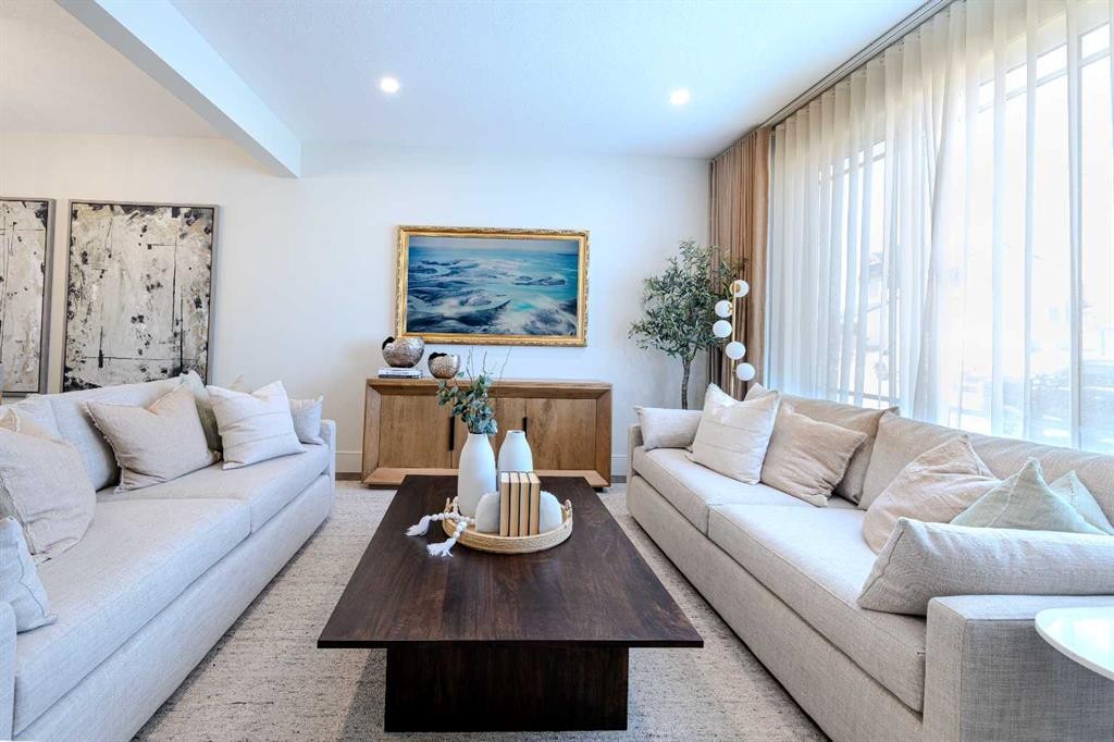 14 Tillotson Downs, Okotoks, AB - Indoor Photo Showing Living Room