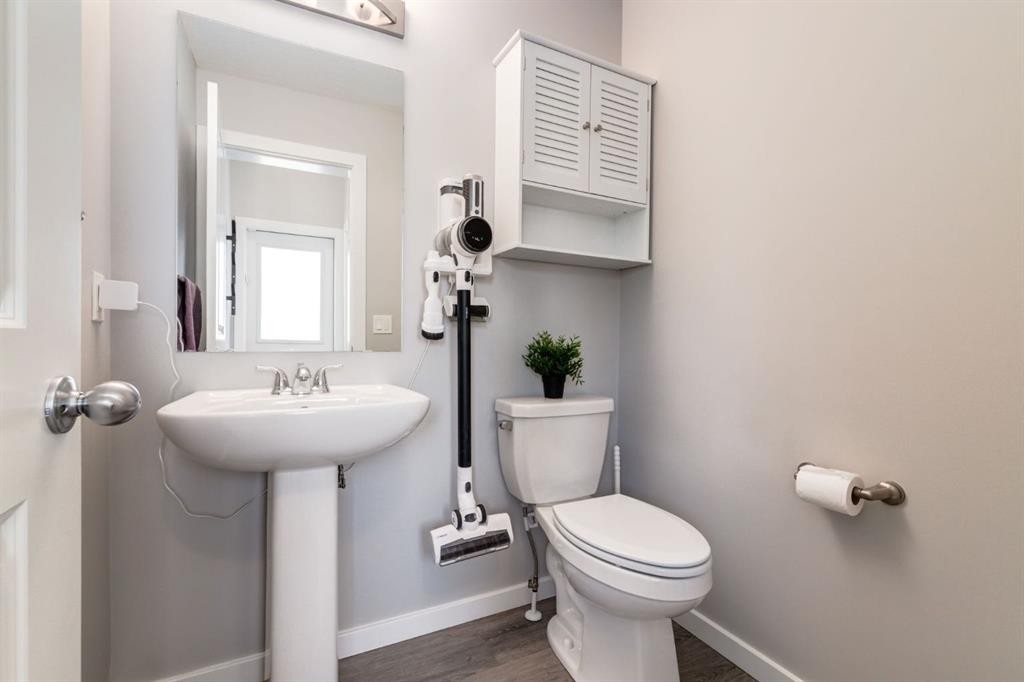 1217 Legacy Circle Se, Calgary, AB - Indoor Photo Showing Bathroom