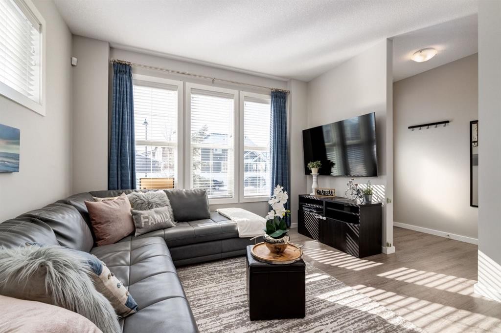 1217 Legacy Circle Se, Calgary, AB - Indoor Photo Showing Living Room