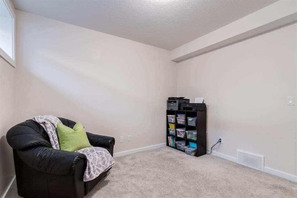 1217 Legacy Circle Se, Calgary, AB - Indoor Photo Showing Other Room