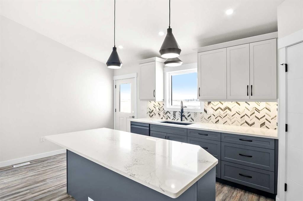 3442 Victory Way, Olds, AB - Indoor Photo Showing Kitchen